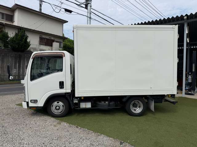 Isuzu Elf 4