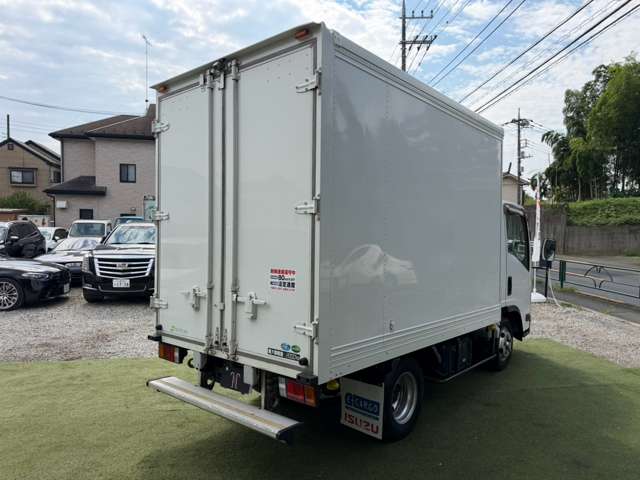 Isuzu Elf 7