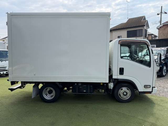 Isuzu Elf 8