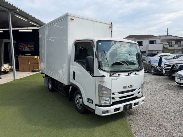 Isuzu Elf 9