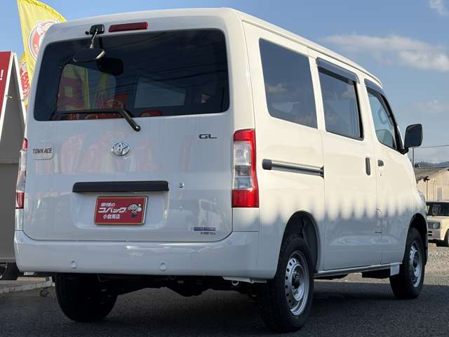 Toyota Town Ace Van 11