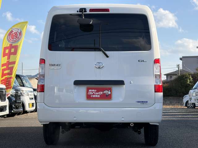 Toyota Town Ace Van 12