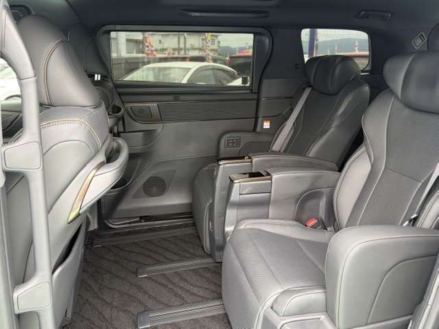 Toyota Alphard 12