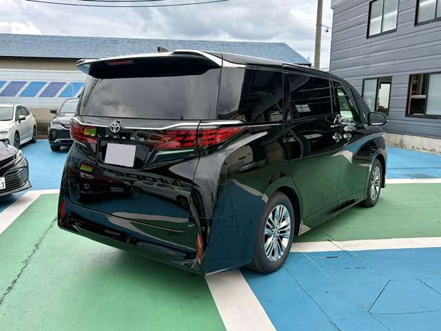 Toyota Alphard 2