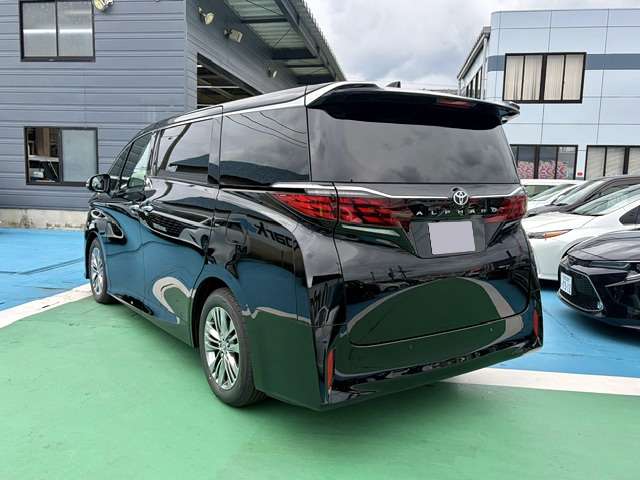 Toyota Alphard 8