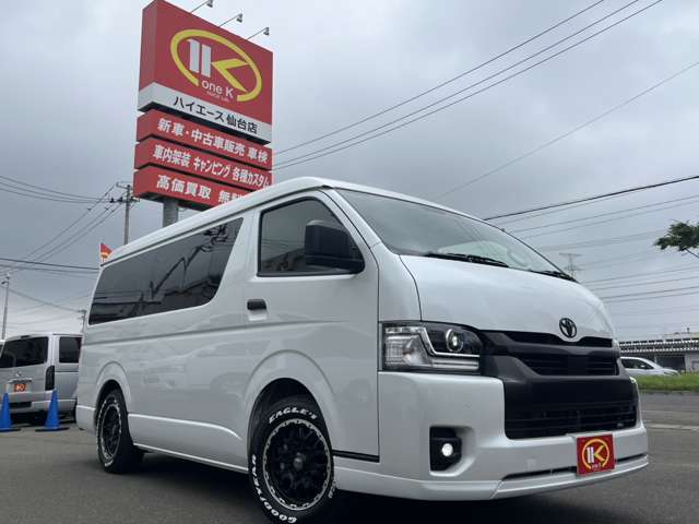 Toyota Hiace 2
