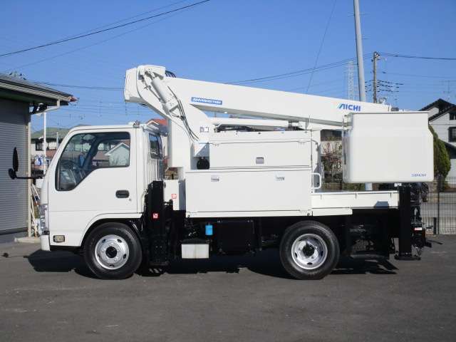 Isuzu Elf 6