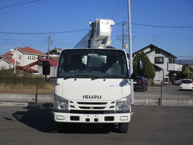 Isuzu Elf 7