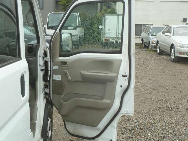 Nissan NV100 Clipper 12
