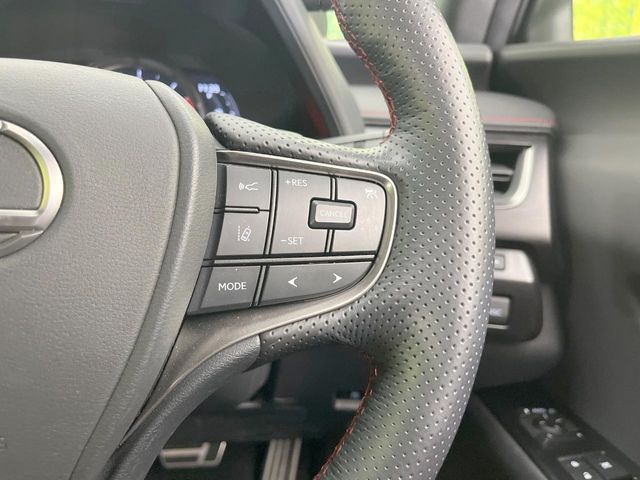 Lexus UX 7
