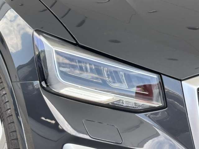Audi Q2 10