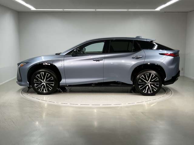 Lexus RZ 4