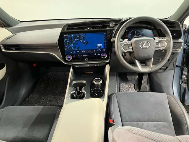 Lexus RZ 7