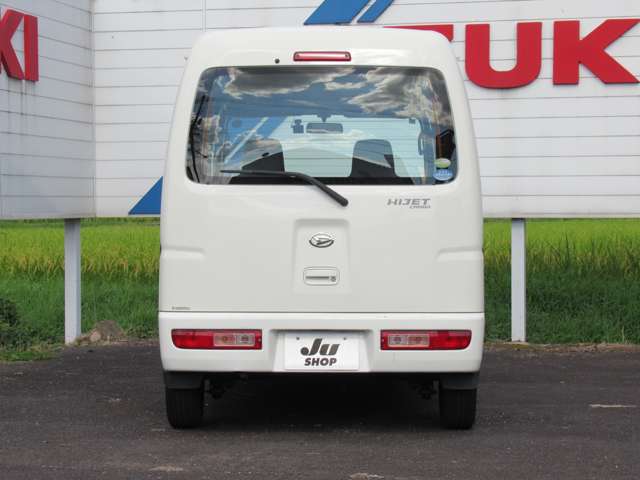 Daihatsu Hijet Cargo 6