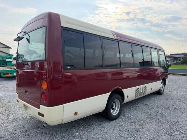 Mitsubishi Fuso Rosa 4