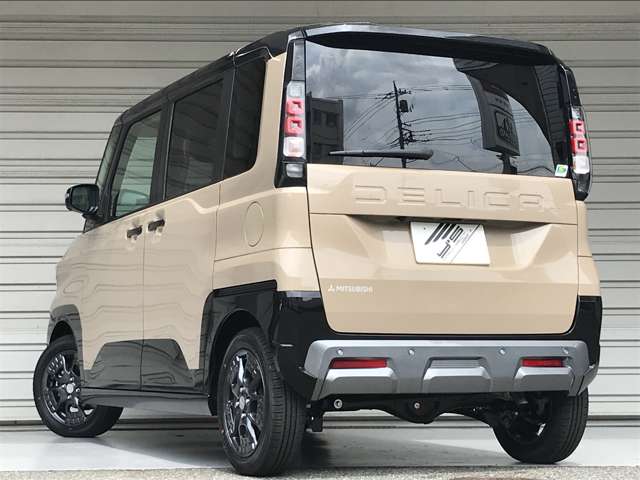 Mitsubishi Delica Mini 10