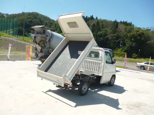 Nissan Clipper Truck 11