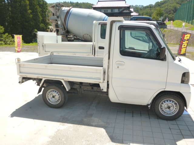 Nissan Clipper Truck 4