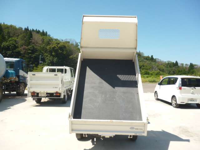 Nissan Clipper Truck 10