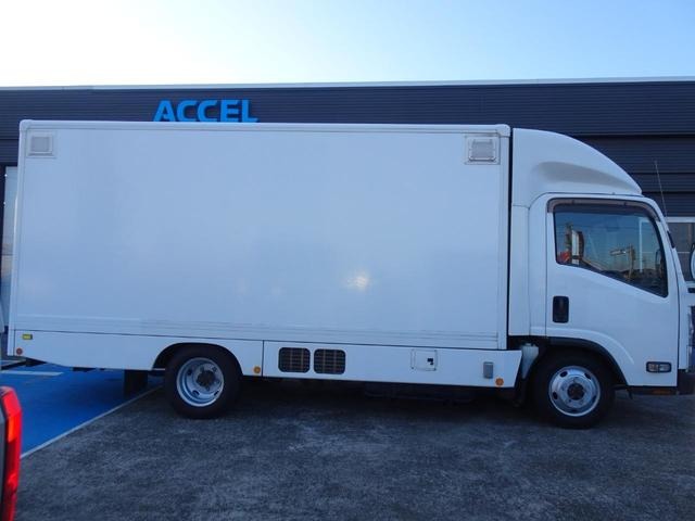 Isuzu Elf 11