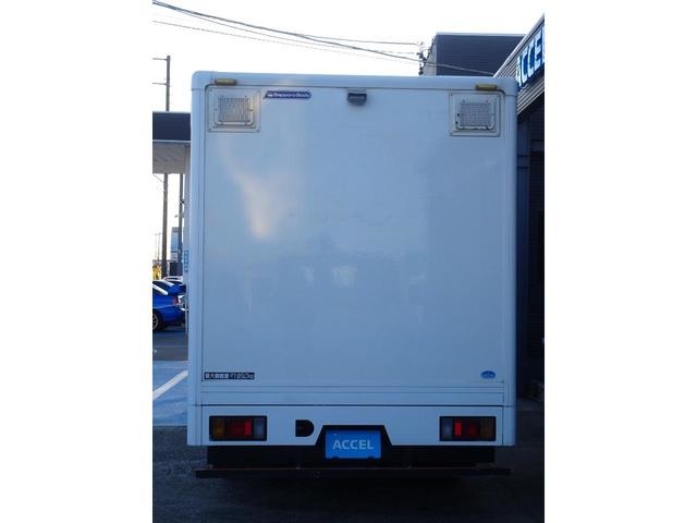 Isuzu Elf 9