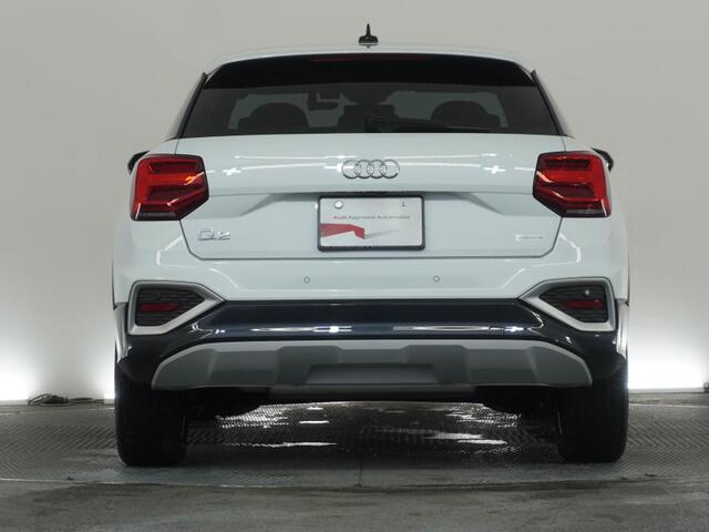 Audi Q2 11