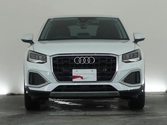 Audi Q2 8