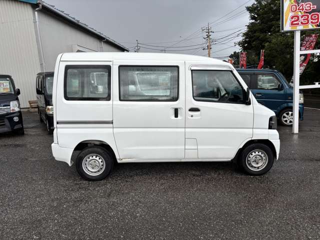 Mitsubishi Minicab Van 10