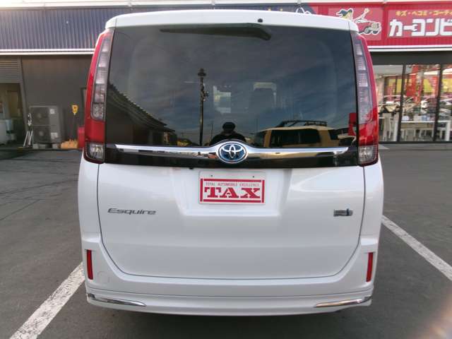 Toyota Esquire 6