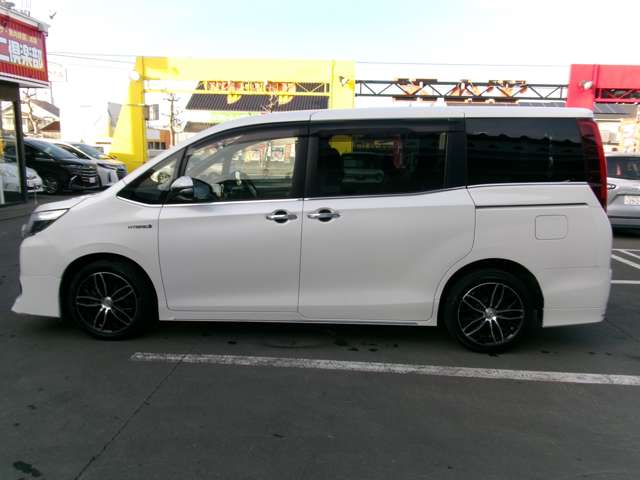 Toyota Esquire 8