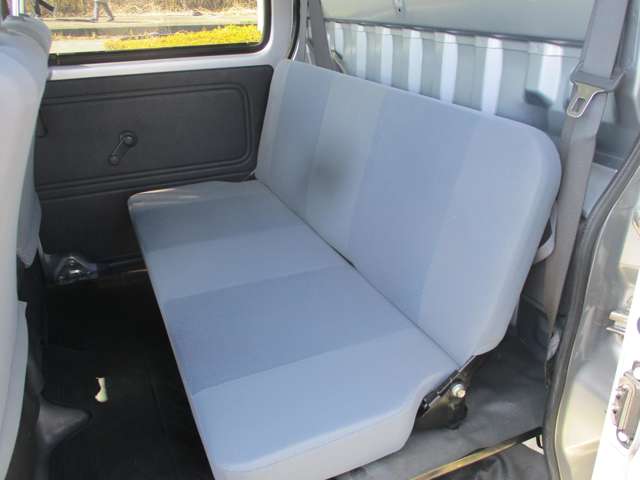 Daihatsu Hijet Deck Van 12