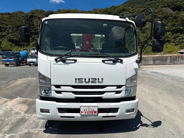 Isuzu Forward 3
