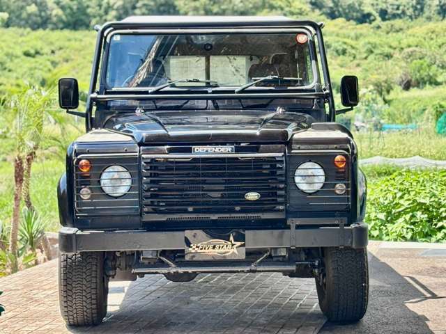 Land Rover Defender 4
