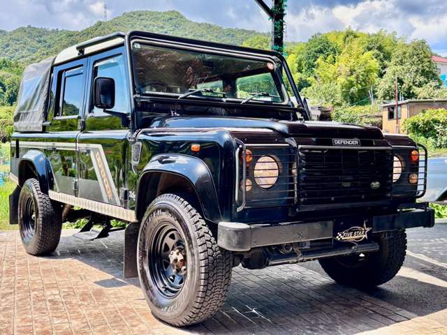 Land Rover Defender 5