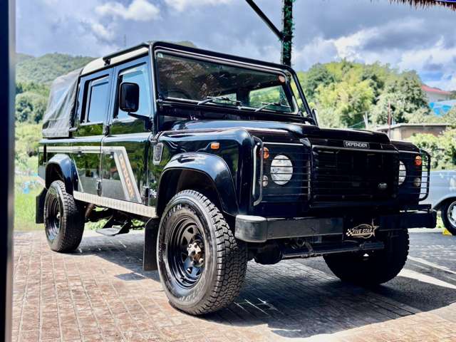 Land Rover Defender 6