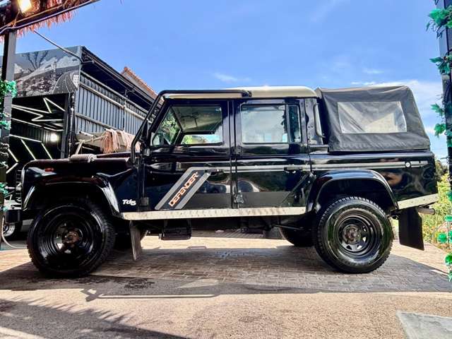 Land Rover Defender 7