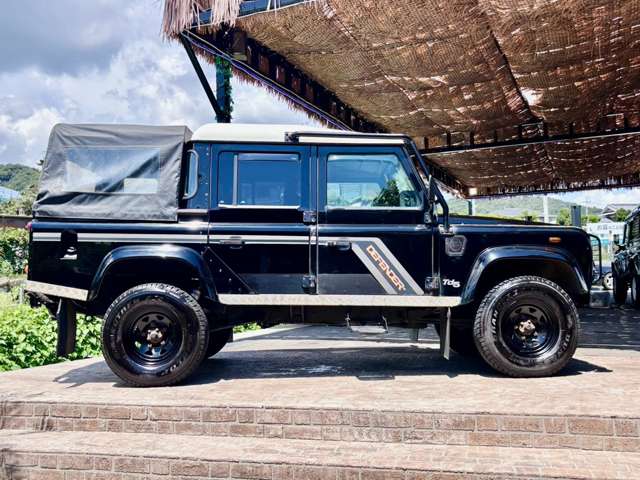 Land Rover Defender 8