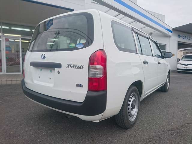 Toyota Succeed Van 4