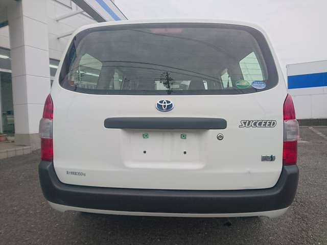 Toyota Succeed Van 7