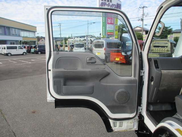 Isuzu Elf 12