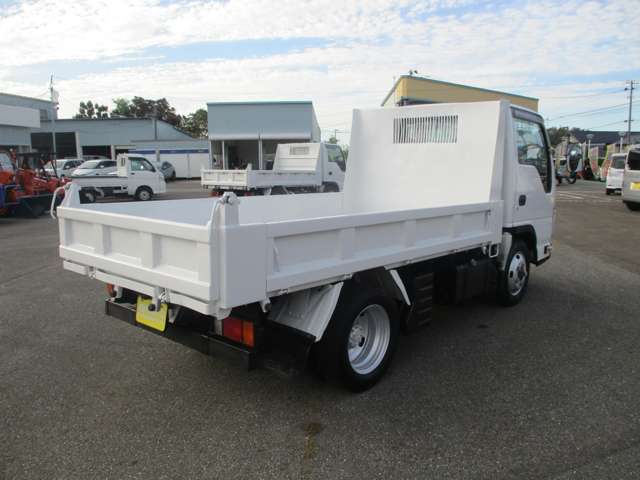 Isuzu Elf 6
