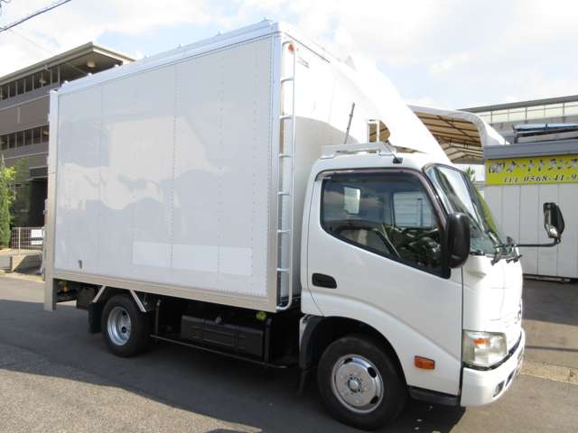 Hino Dutro 11