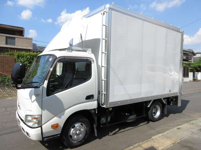 Hino Dutro 5