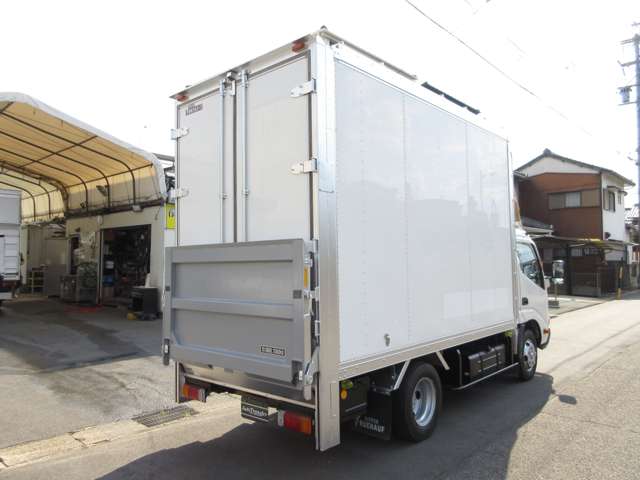 Hino Dutro 6