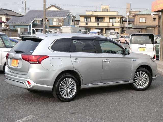 Mitsubishi Outlander PHEV 8