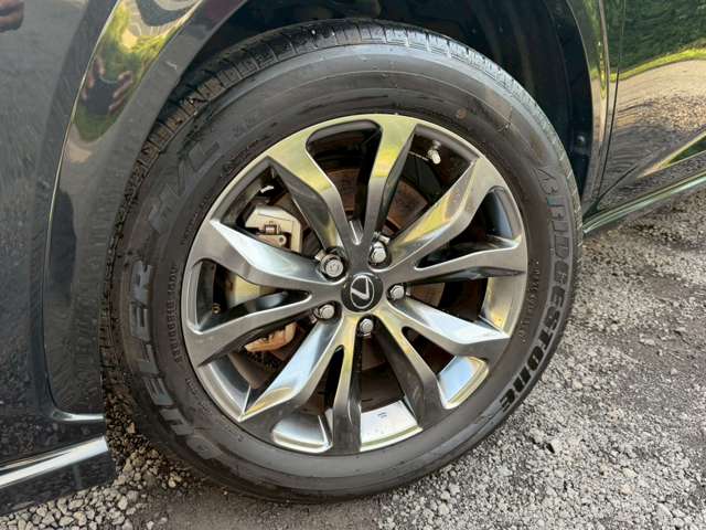 Lexus NX 11