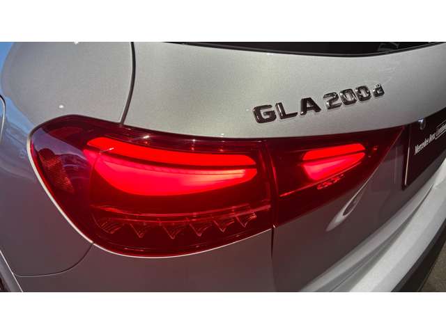 Mercedes-Benz GLA-Class 10