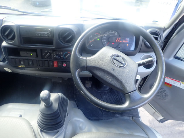 Hino Dutro 5