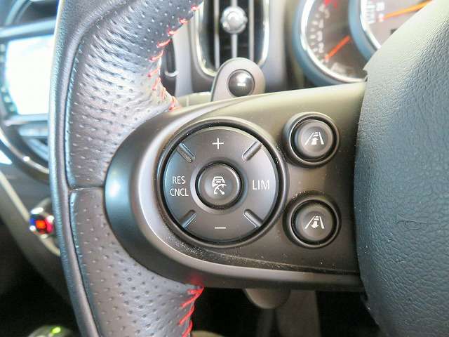 MINI Crossover 10