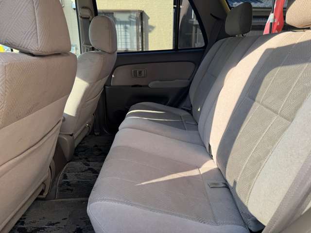 Toyota Hilux Surf 11
